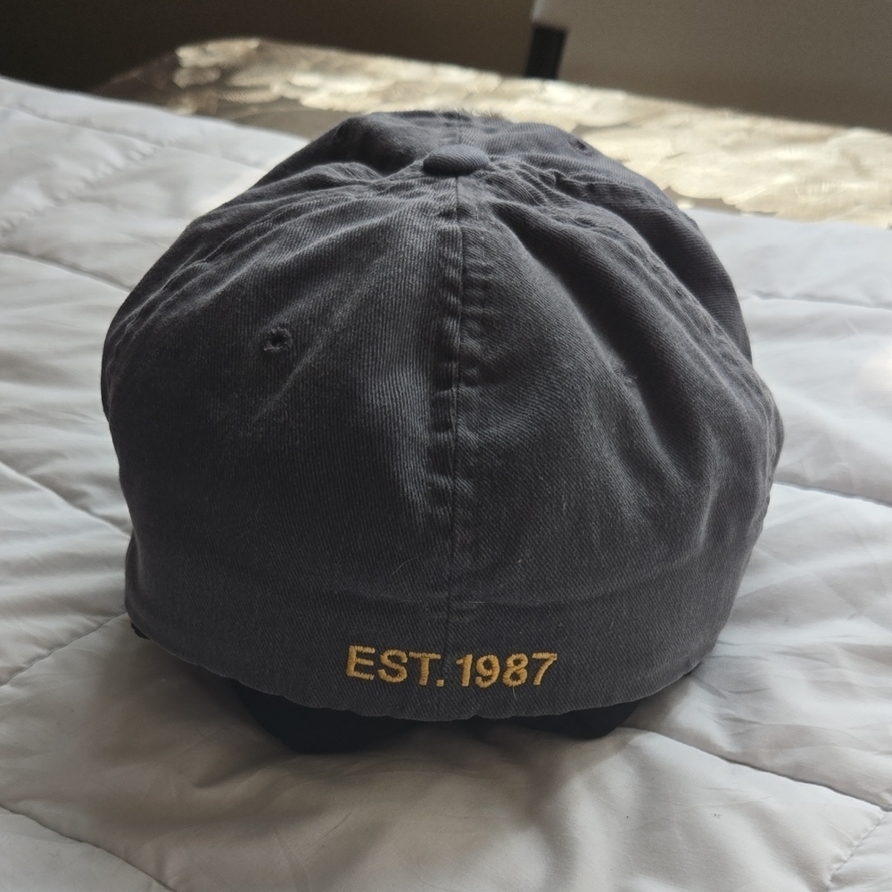 Flexfit Gray Cap with FOX  Logo - Picture 2 of 7